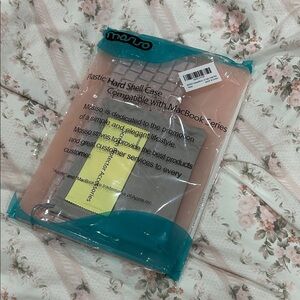 Plastic Hard Shell Case for MacBook - Pink